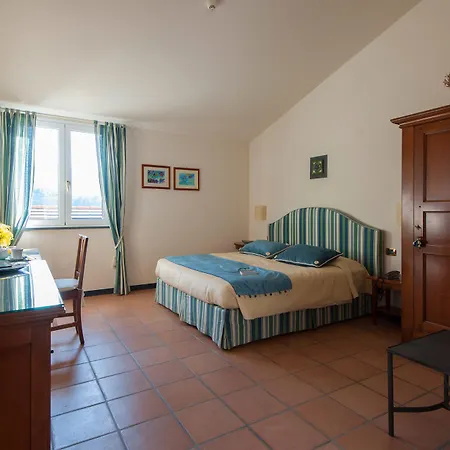 Hotel Al Terra Di Mare 4*